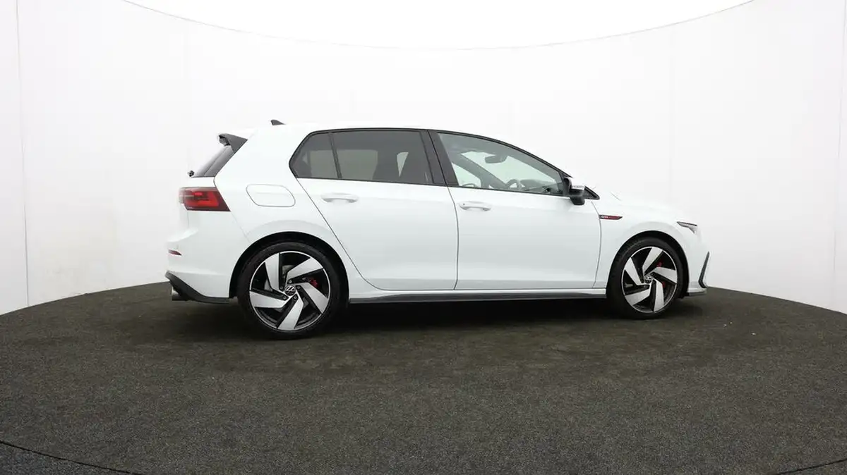 2024-volkswagen-golf-20-tsi-gti-245ps-big-30
