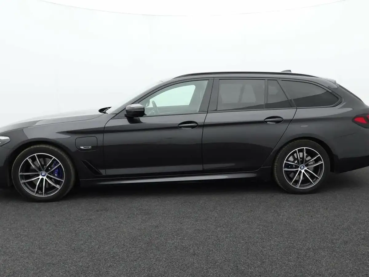 2022-bmw-5-series-20-530e-m-sport-touring-5d-big-4