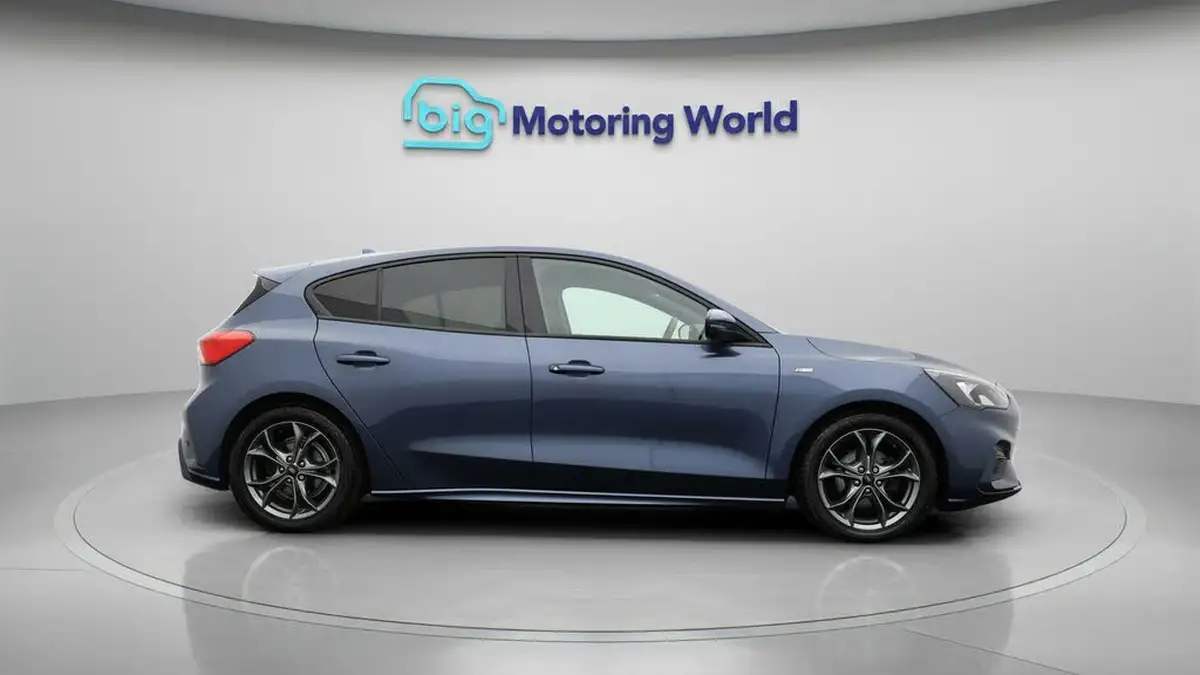 2021-ford-focus-10t-st-line-edition-125ps-hatchback-big-7