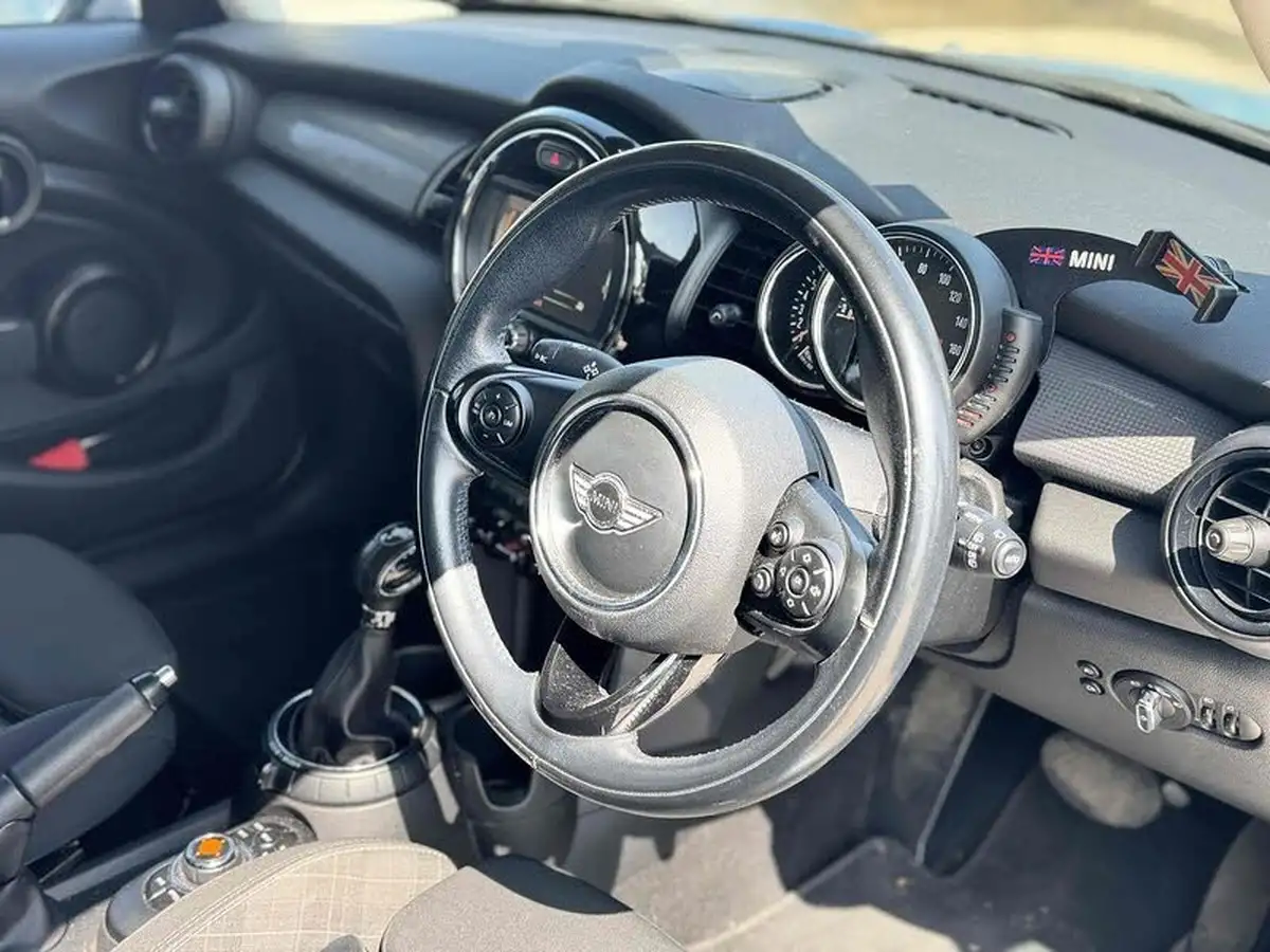 2015-mini-cooper-15-cooper-5d-auto-big-14