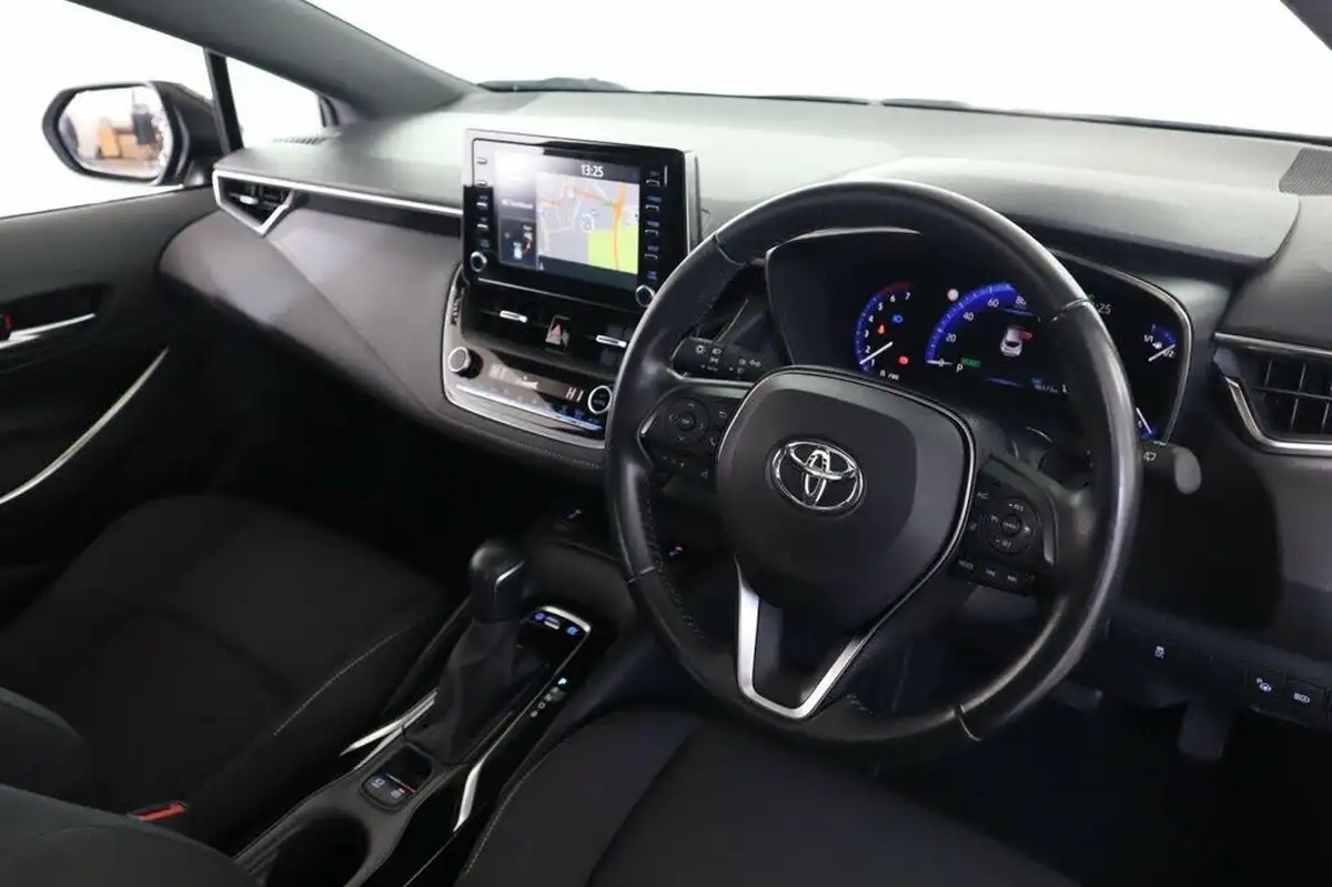 2019-toyota-corolla-18-vvt-i-design-trk-hatchback-5d-big-42