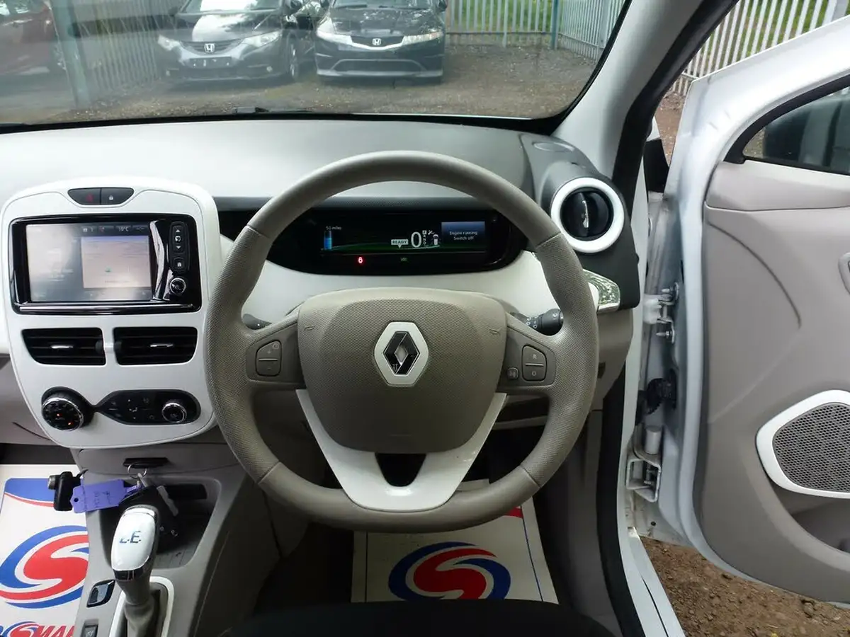 2018-renault-zoe-e-expression-nav-big-12