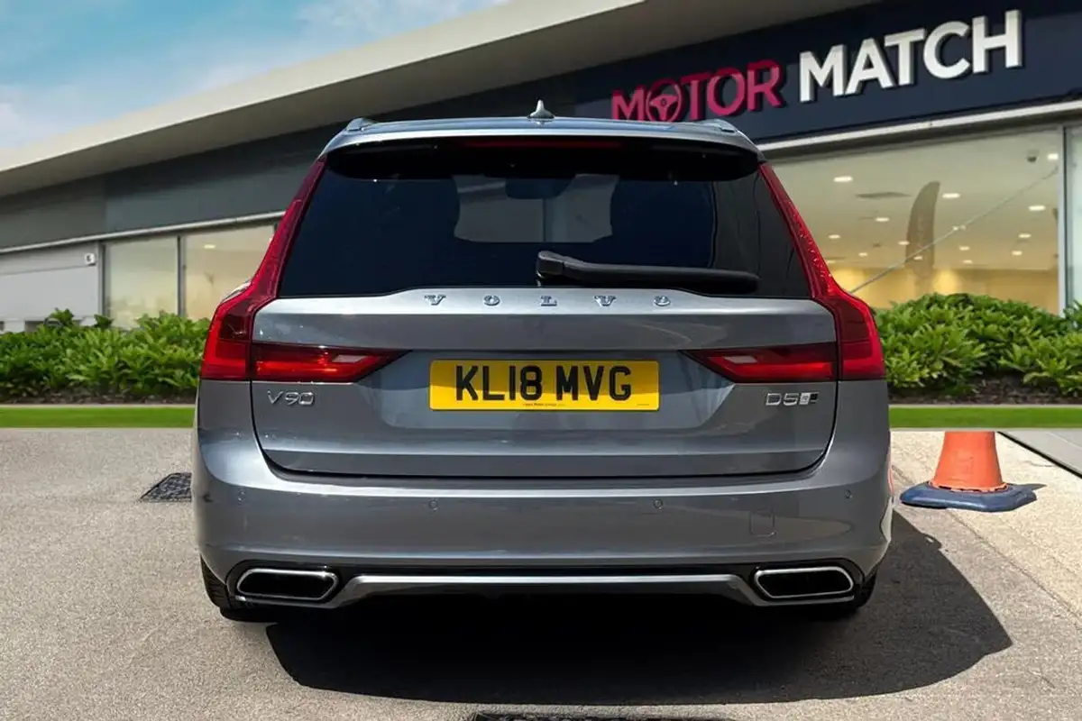 2018-volvo-v90-20td-d5-r-design-4x4-big-3
