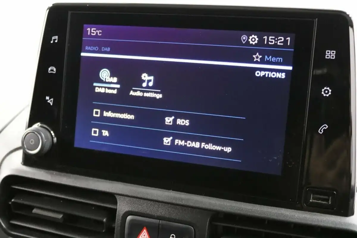 2020-peugeot-partner-15-bluehdi-1000-professional-100ps-eu6dt-panel-big-48