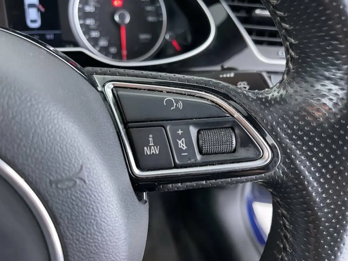 2012-audi-a4-20-quattro-black-edition-tfsi-big-49