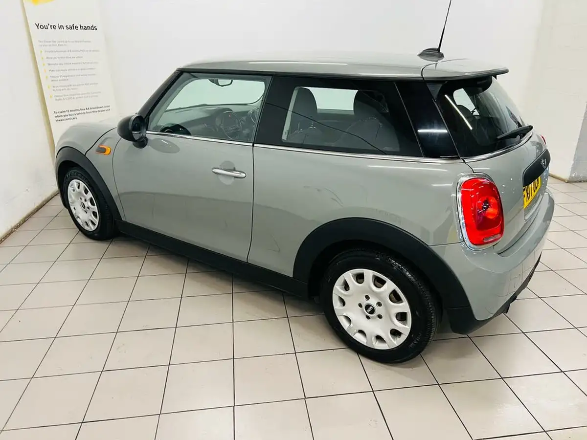 2017-mini-cooper-12-one-3d-big-8