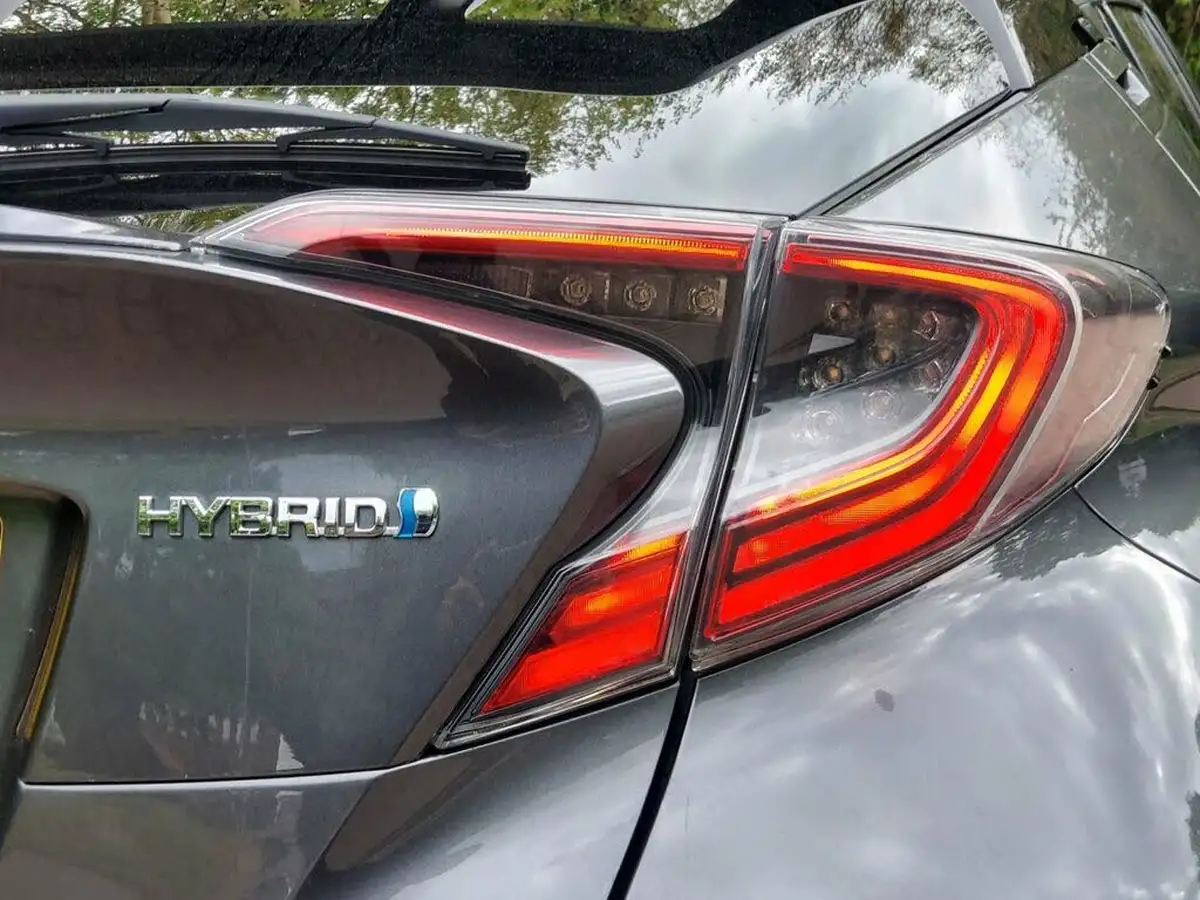 2018-toyota-c-hr-18-vvt-i-dynamic-big-22