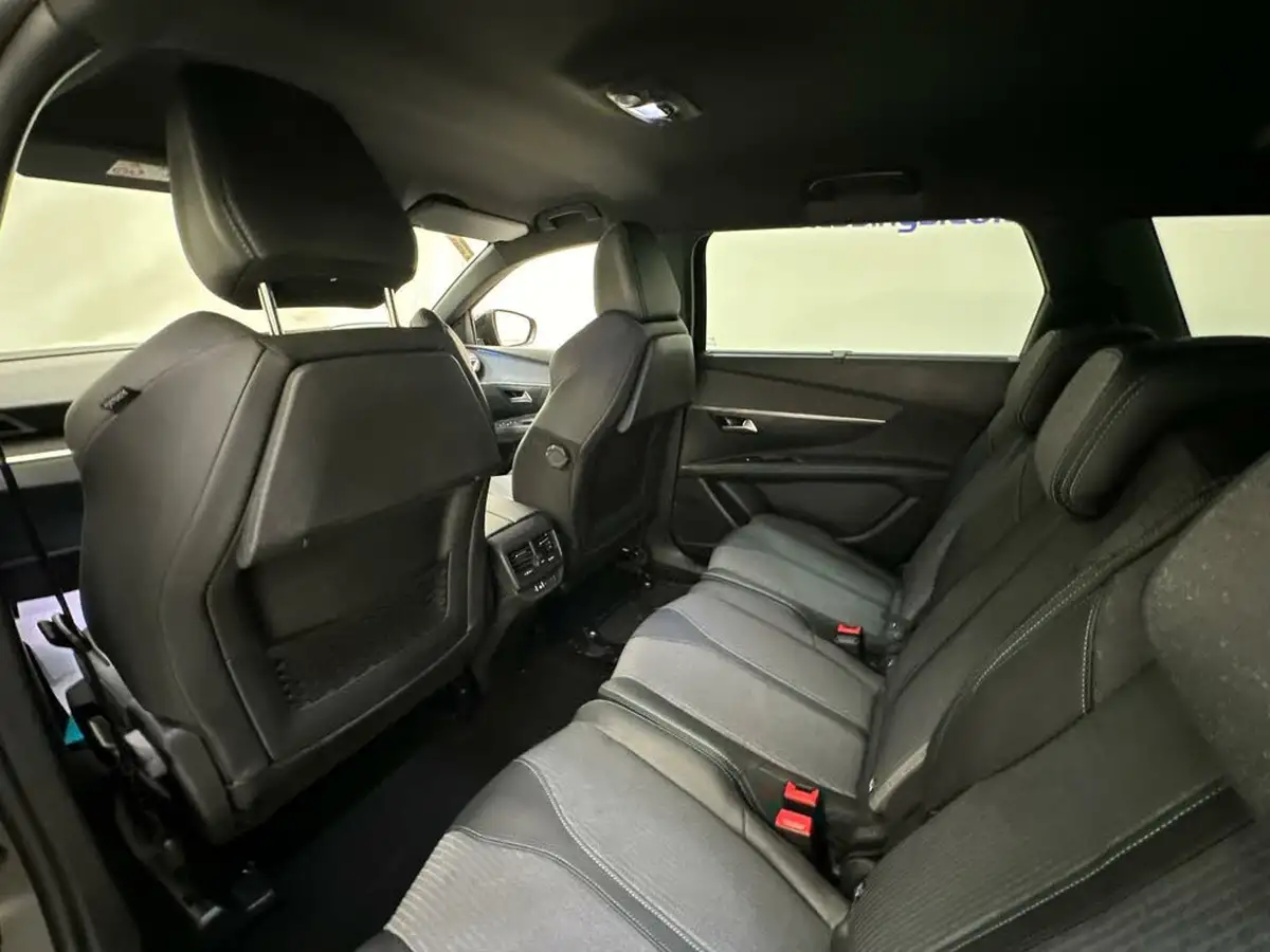 2023-peugeot-5008-suv-12-puretech-allure-premium-eat8-big-23