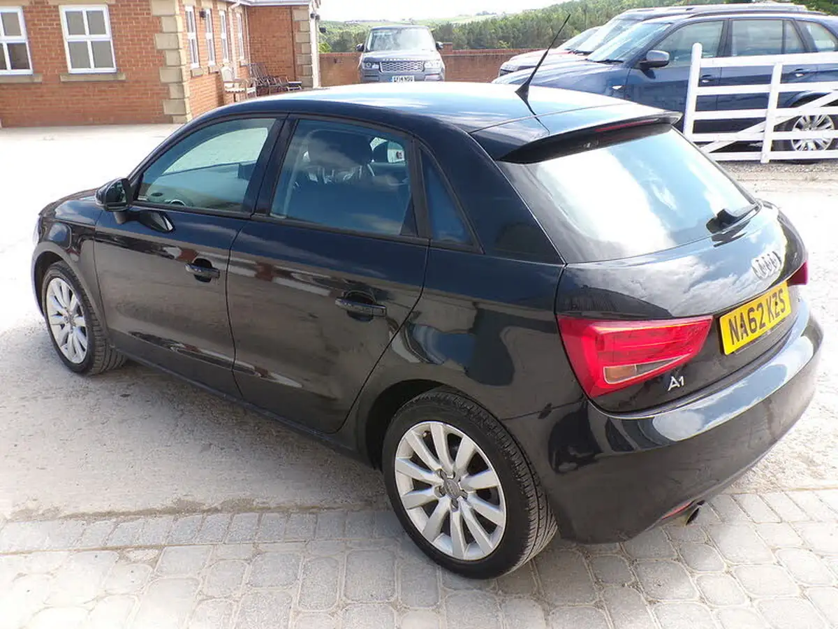 2012-audi-a1-16td-sportback-5d-big-5