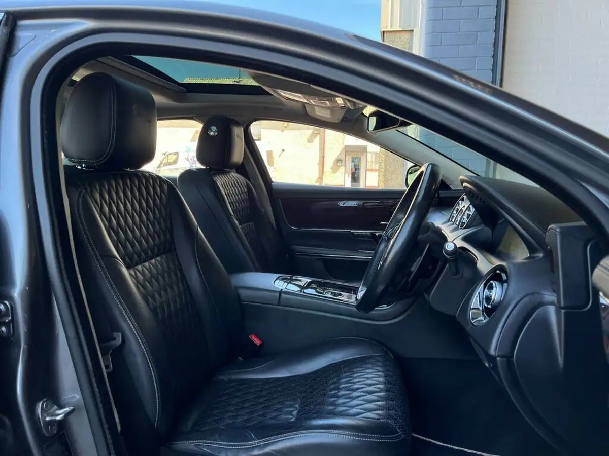 2015-jaguar-xj-series-30td-xj-portfolio-swb-auto-big-10