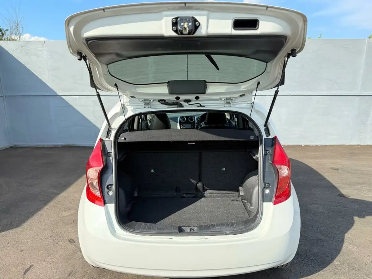 2014-nissan-note-12-tekna-cvt-big-9
