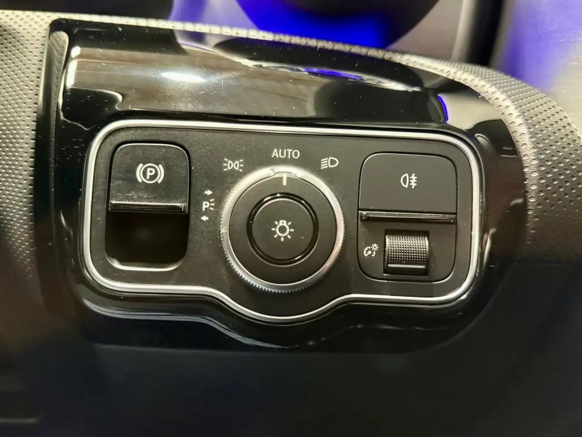 2021-mercedes-benz-a-class-13-a200-amg-line-executive-edition-saloon-4d-big-33