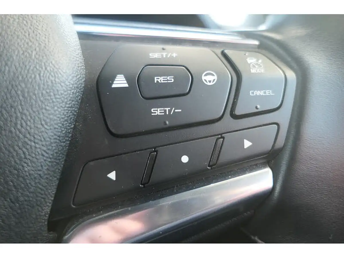 2023-isuzu-d-max-19td-v-cross-steel-edition-auto-big-22