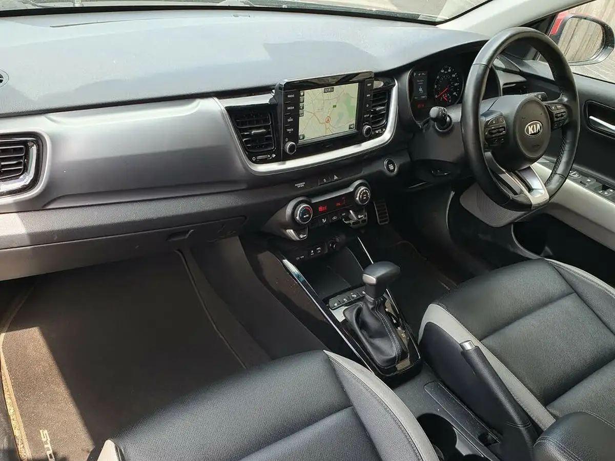 2019-kia-stonic-10-t-gdi-4-dct-big-6