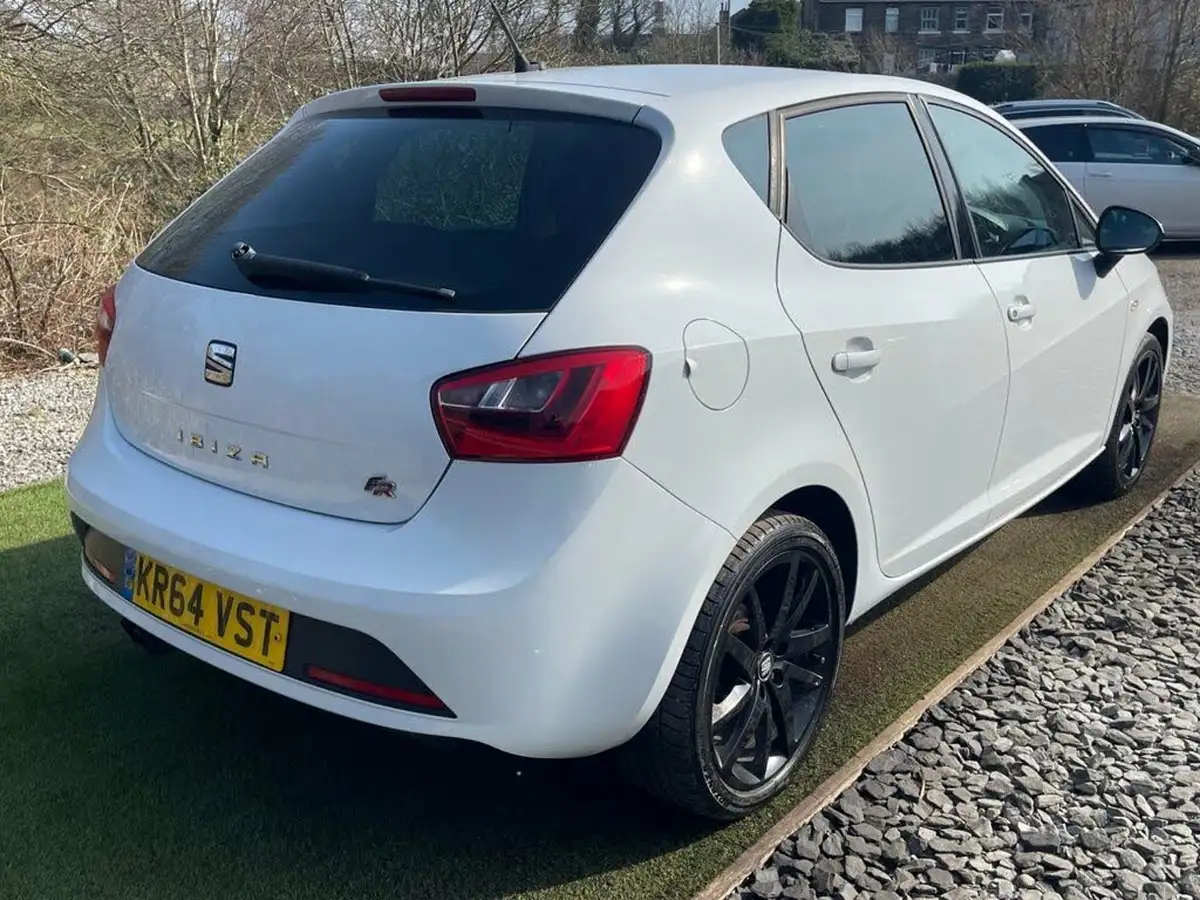 2014-seat-ibiza-12-fr-black-hatchback-5d-big-9