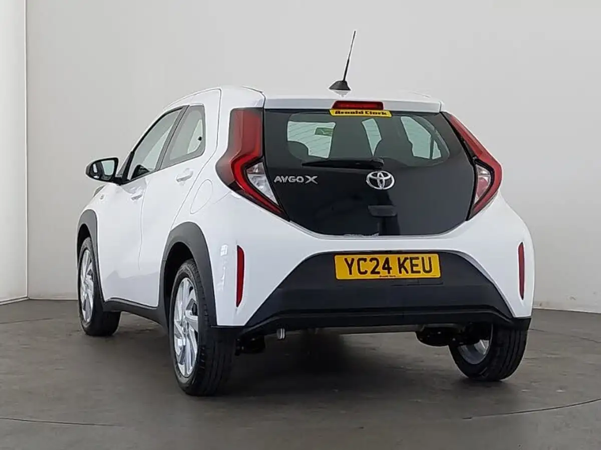 2024-toyota-aygo-x-10-vvt-i-pure-big-1