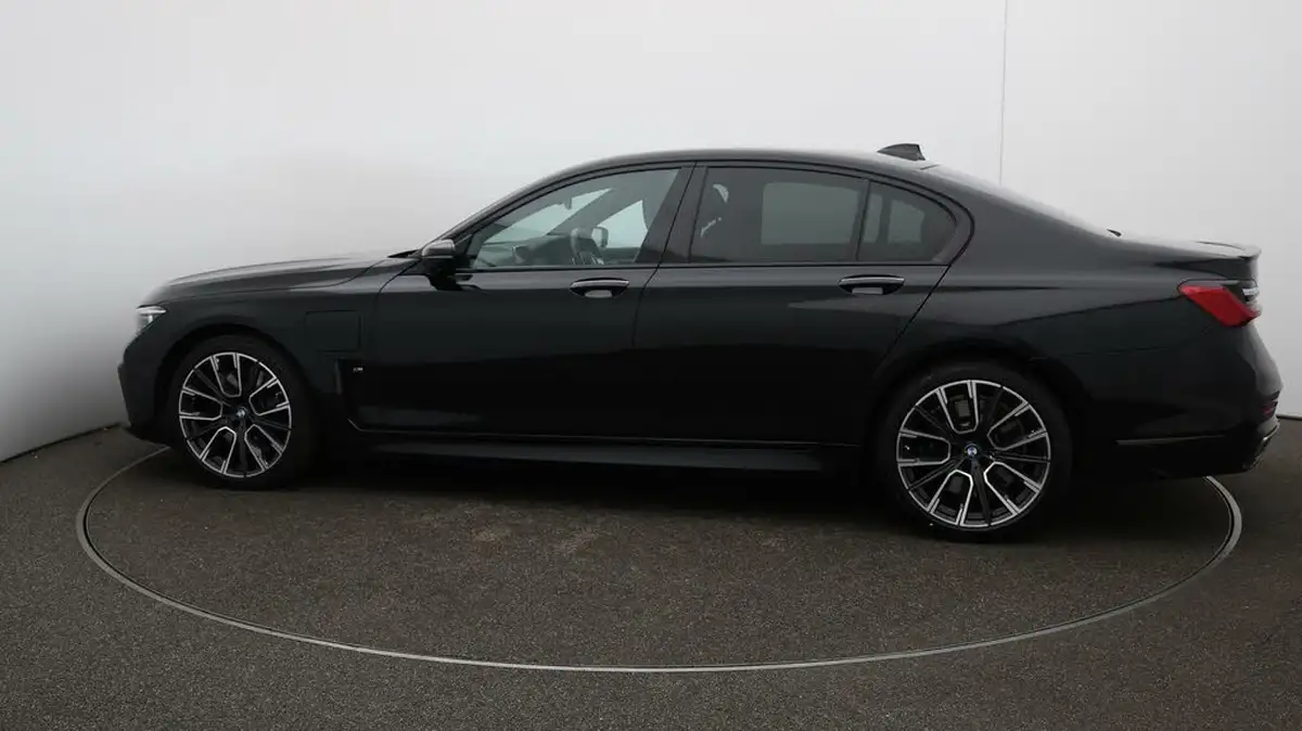 2019-bmw-7-series-30-745e-m-sport-big-57