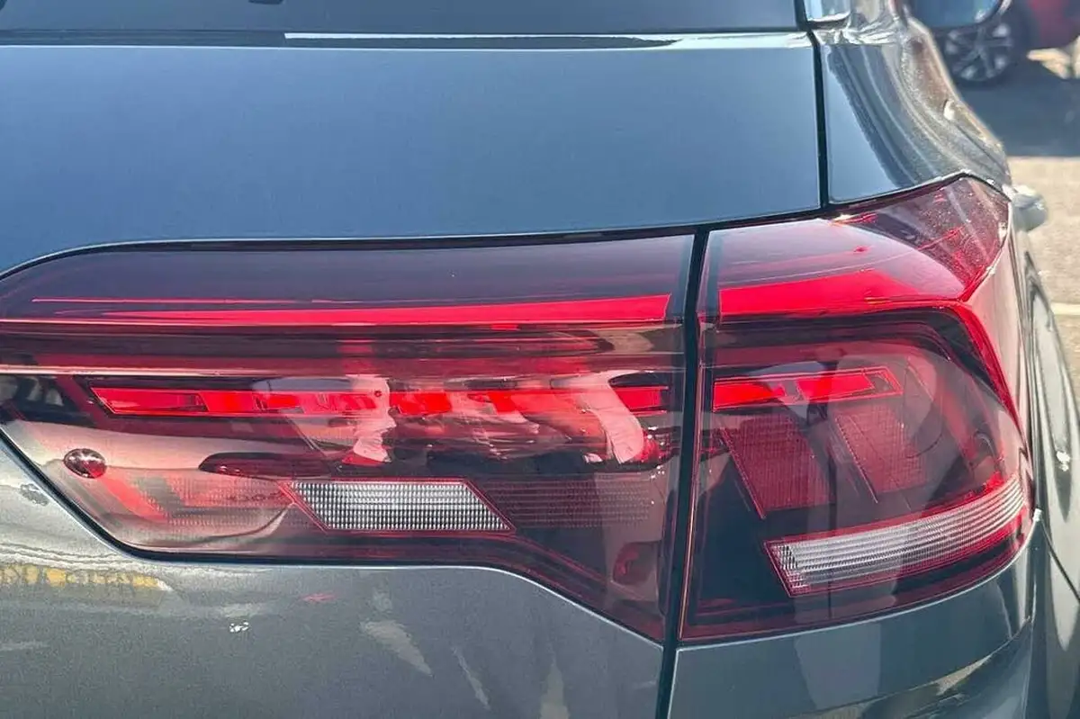 2023-volkswagen-t-roc-15-tsi-life-dsg-big-18