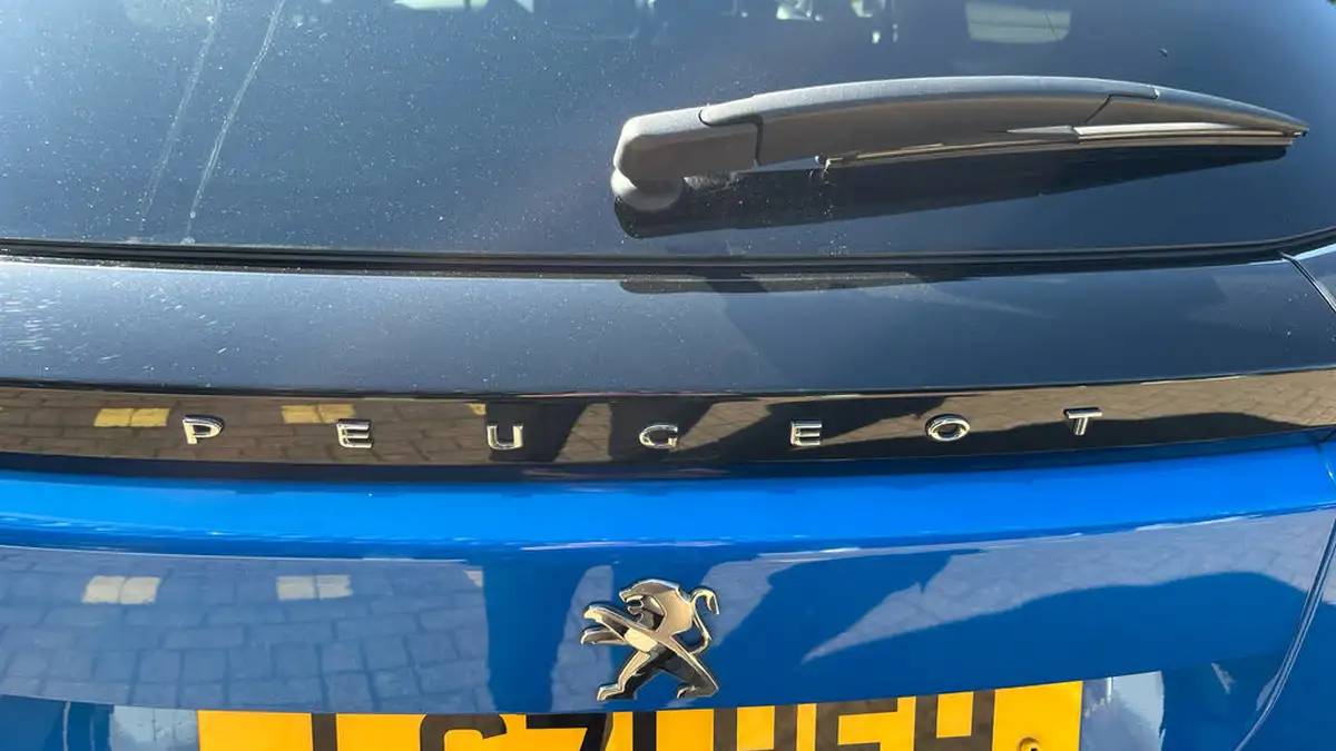 2021-peugeot-2008-suv-12-puretech-gt-big-25