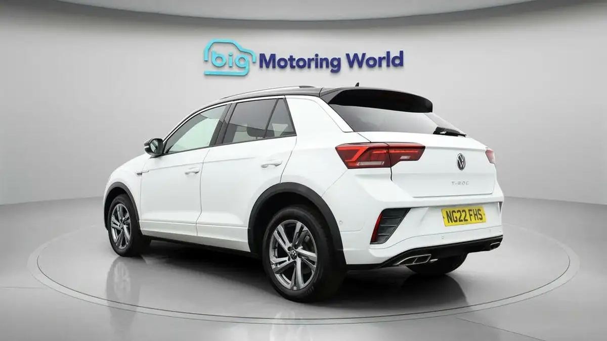 2022-volkswagen-t-roc-15-tsi-r-line-hatchback-5d-big-4