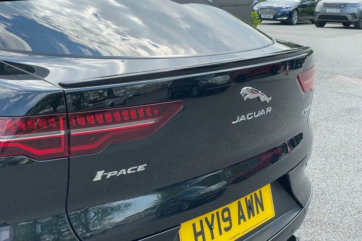 2019-jaguar-i-pace-ev400-hse-big-47