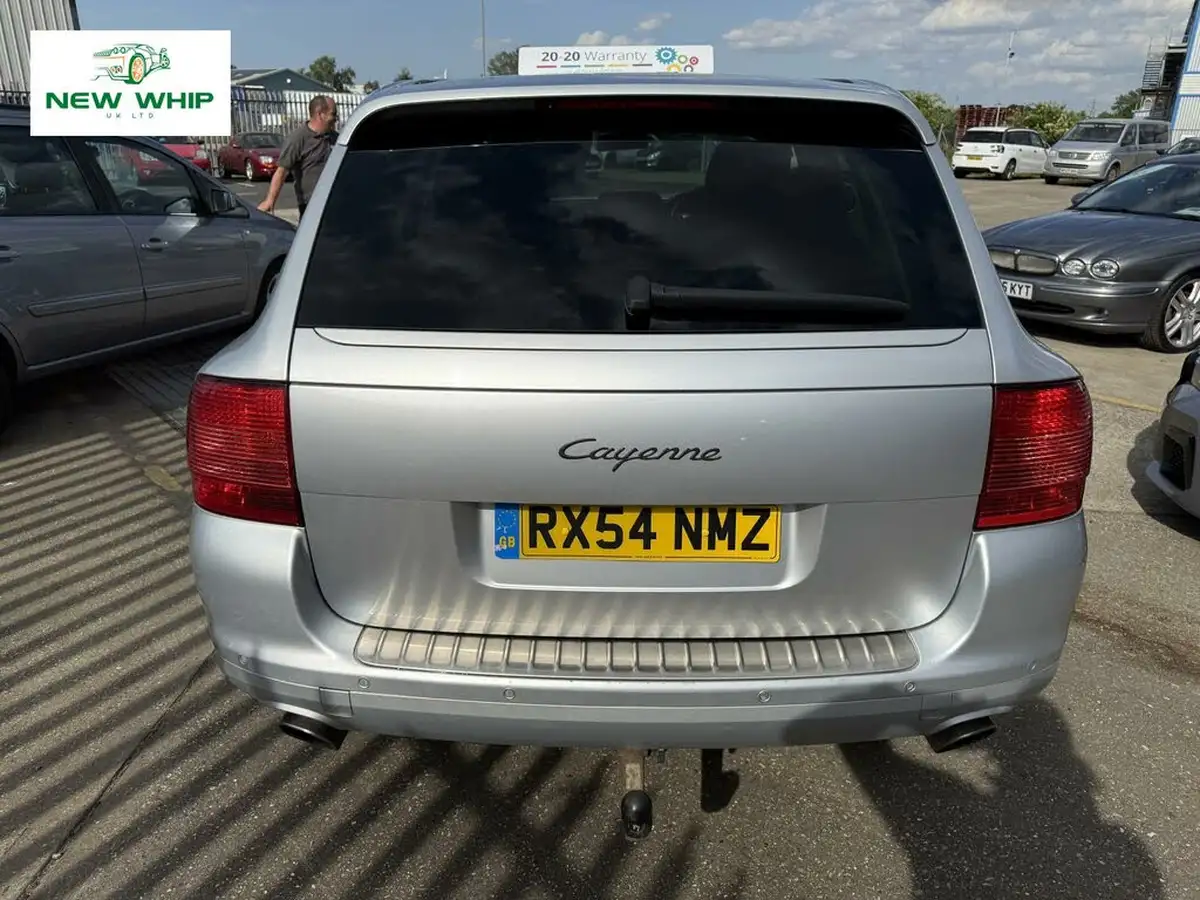 2004-porsche-cayenne-32-big-21