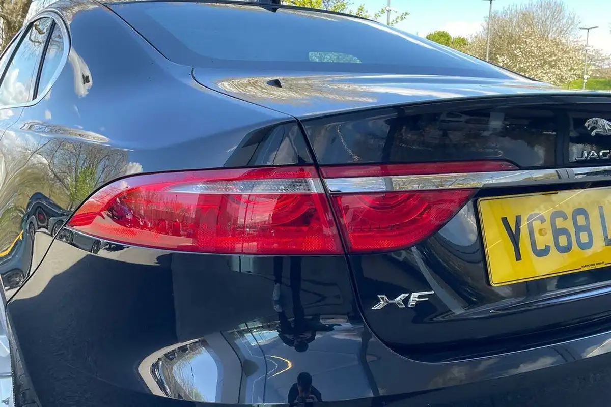 2018-jaguar-xf-20i-portfolio-250ps-saloon-4d-1998cc-big-55