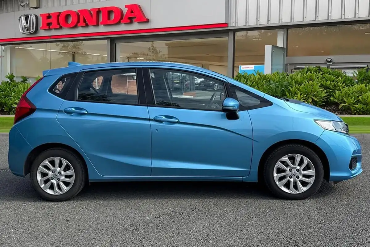 2018-honda-jazz-13-i-vtec-se-cvt-big-2