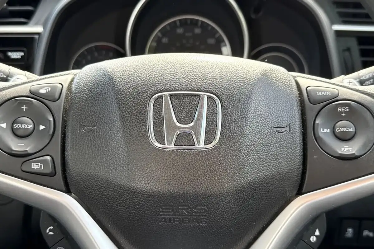 2018-honda-jazz-13-i-vtec-se-cvt-big-30