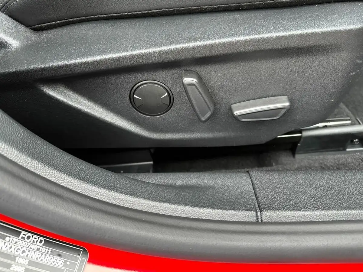 2024-ford-focus-10t-titanium-x-125ps-hatchback-big-29