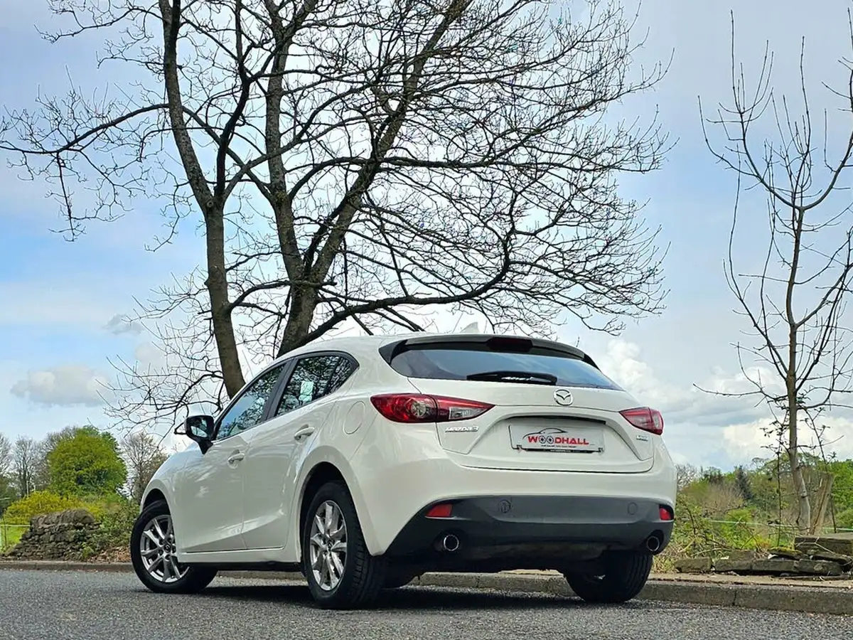 2015-mazda-mazda3-20-se-hatchback-5d-big-10