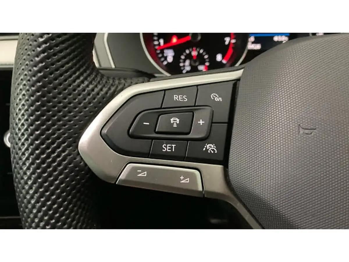 2022-volkswagen-passat-15-tsi-r-line-saloon-4d-big-16