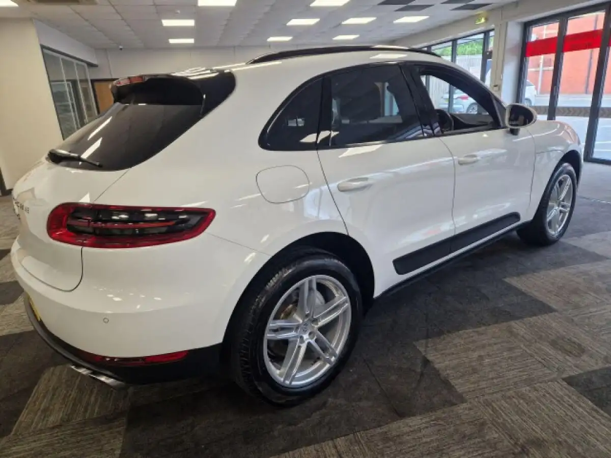 2014-porsche-macan-30td-s-big-2