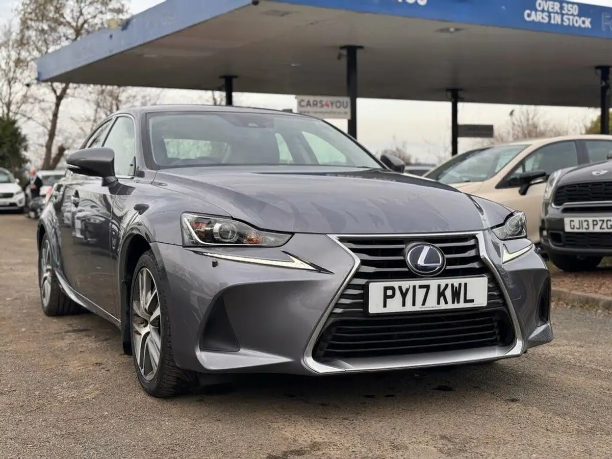 2017-lexus-is-300h-25-advance-big-0