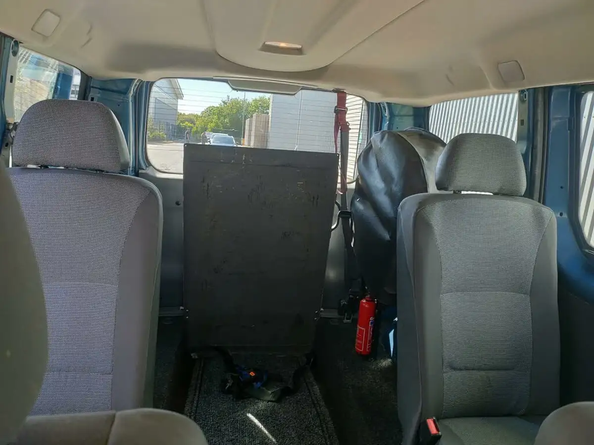 2011-peugeot-expert-tepee-16td-tepee-comfort-l2-big-28