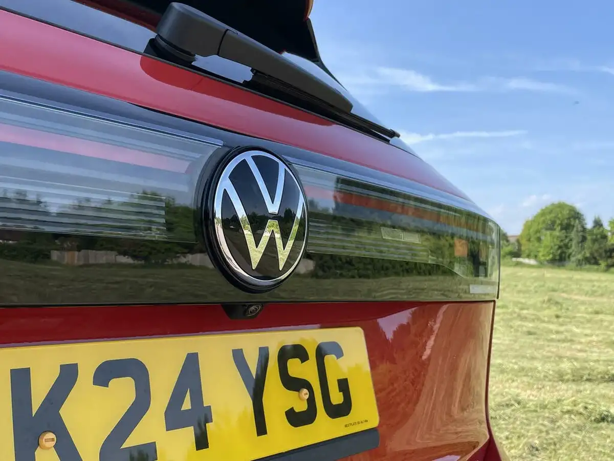 2024-volkswagen-tiguan-15-etsi-r-line-big-18