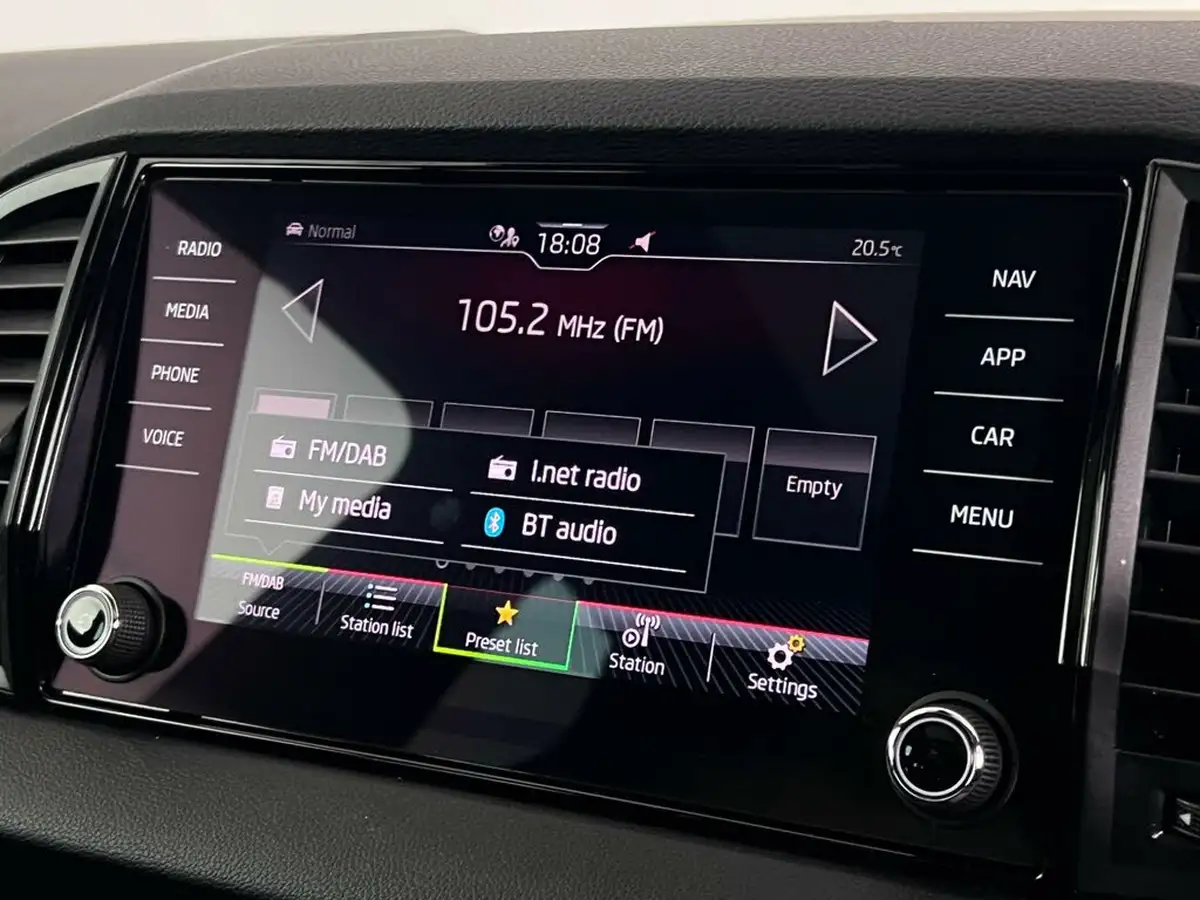 2021-skoda-karoq-15-tsi-sportline-dsg-big-31
