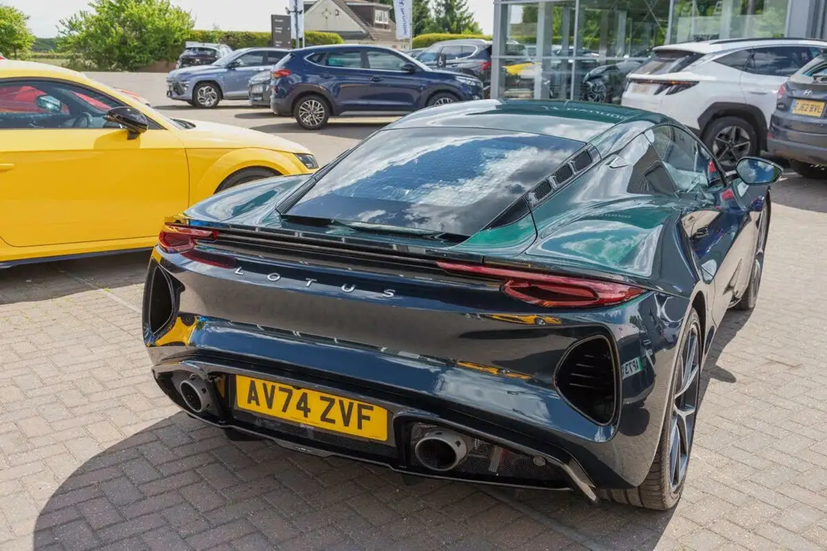 2024-lotus-emira-big-7