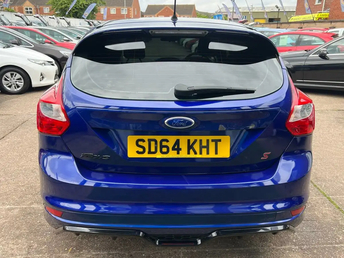 2014-ford-focus-16tdci-zetec-s-hatchback-big-11