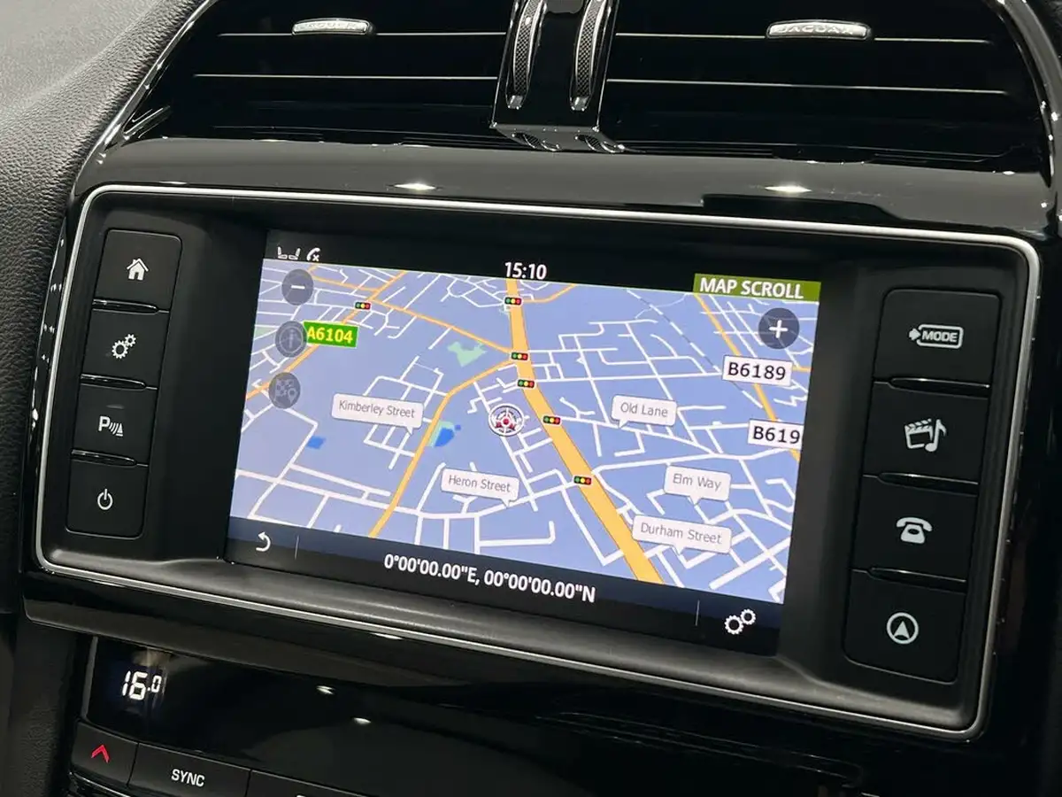 2017-jaguar-f-pace-20-i4d-prestige-180ps-awd-auto-big-30