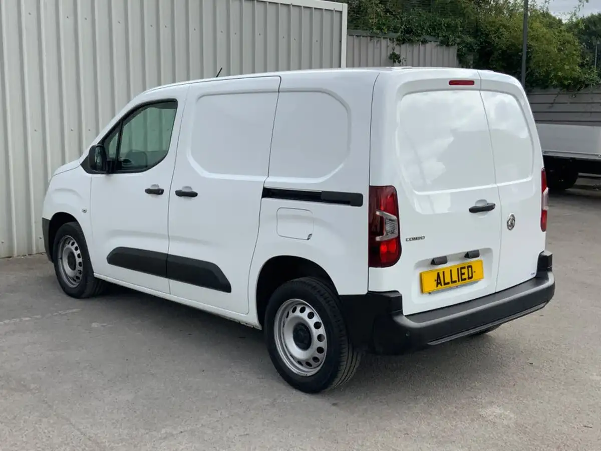 2021-vauxhall-combo-15cdti-dynamic-2300-100pseu6dt-l1h1-panel-big-4