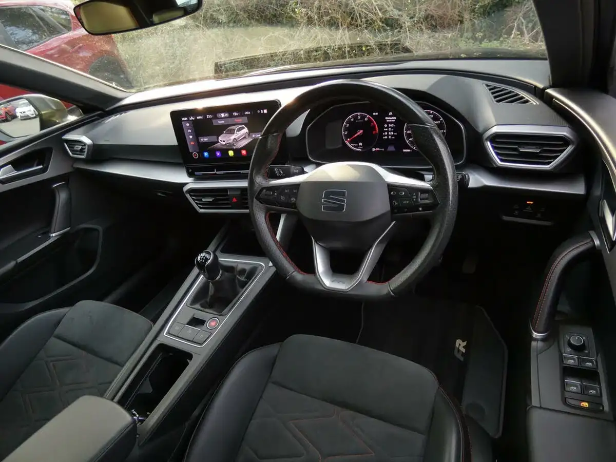 2021-seat-leon-15-tsi-evo-fr-sport-130ps-estate-big-1