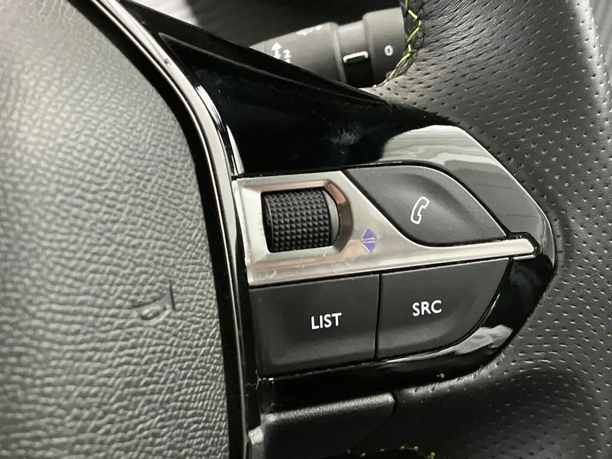 2022-peugeot-2008-suv-e-gt-premium-big-30