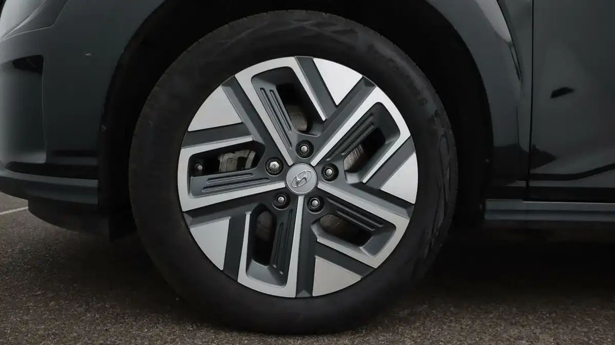 2023-hyundai-kona-e-se-connect-big-18