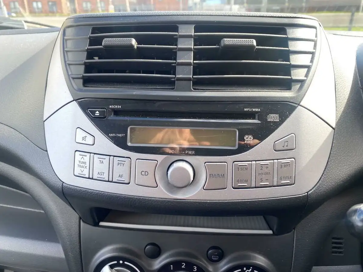 2013-suzuki-alto-10-sz-big-17