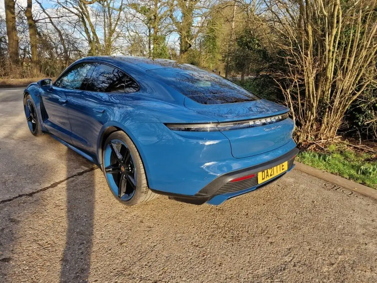 2021-porsche-taycan-e-turbo-performance-battery-plus-big-10