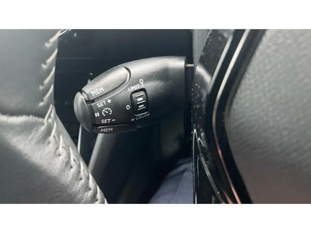 2023-peugeot-2008-suv-12-puretech-allure-premium-100bhp-big-34