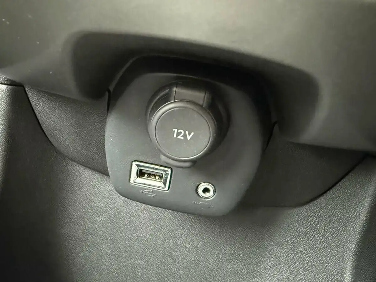 2015-toyota-aygo-10-vvt-i-x-play-3d-big-34