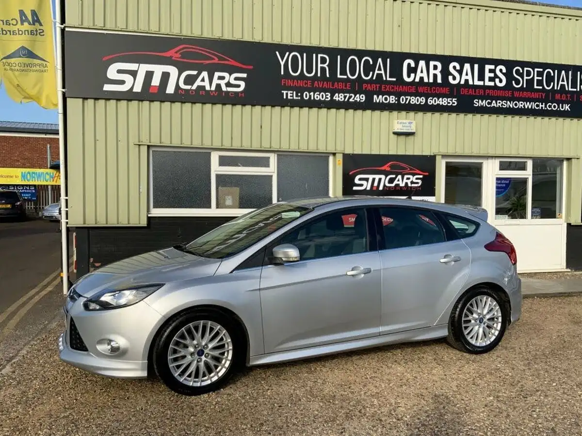 2013-ford-focus-16-zetec-s-ti-vct-125ps-hatchback-powershift-big-10