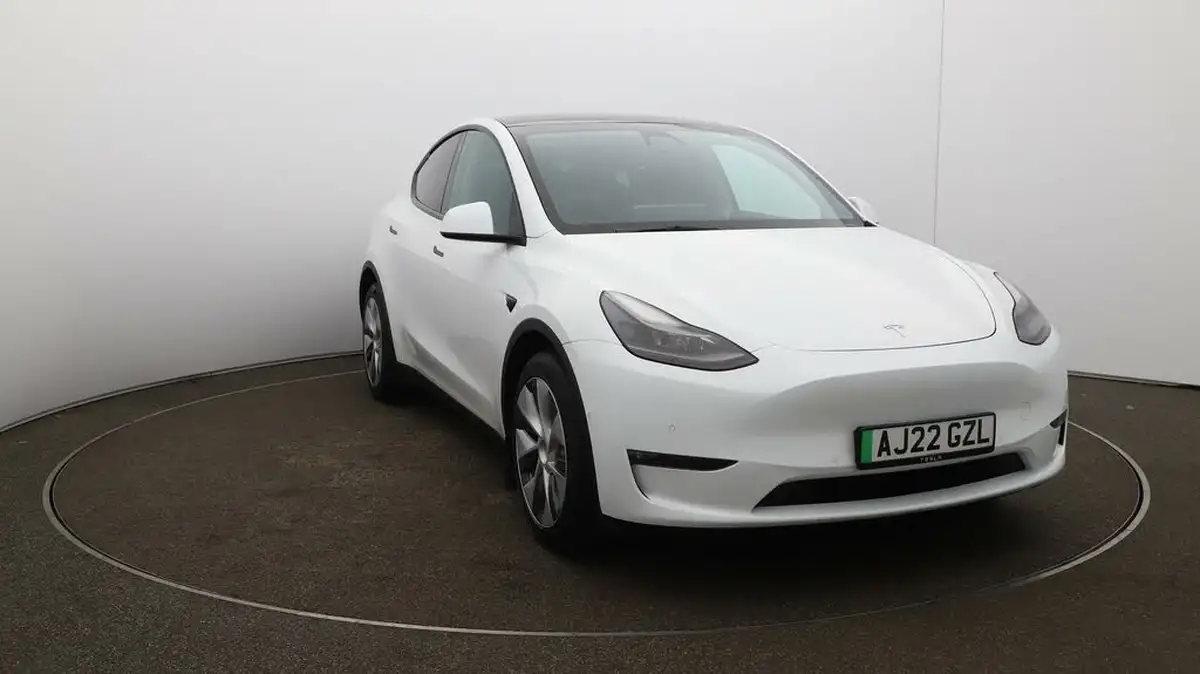 2022-tesla-model-y-e-long-range-big-34